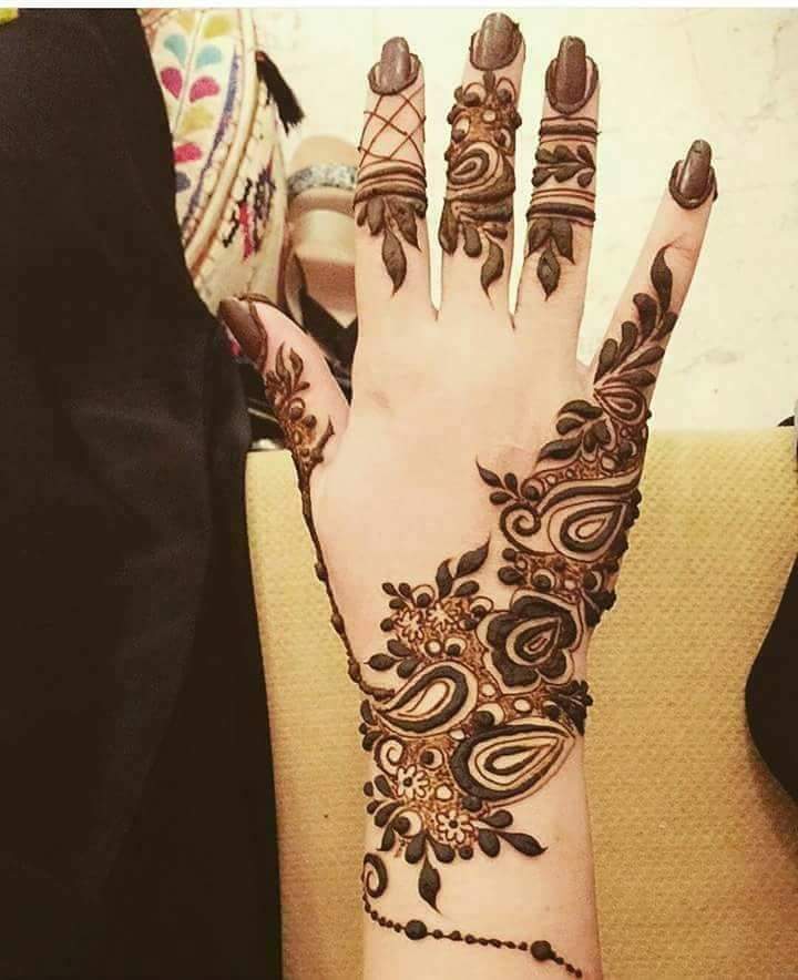 Arabic Mehndi Designs 2018 – Give your Hands a Surprising Arabic Hinna Mehndi Design