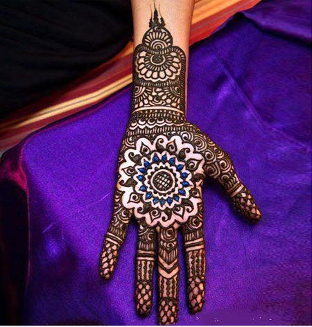 Arabic Mehndi Designs 2018 – Give your Hands a Surprising Arabic Hinna Mehndi Design