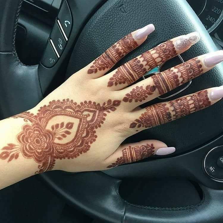 Arabic Mehndi Designs 2018 – Give your Hands a Surprising Arabic Hinna Mehndi Design