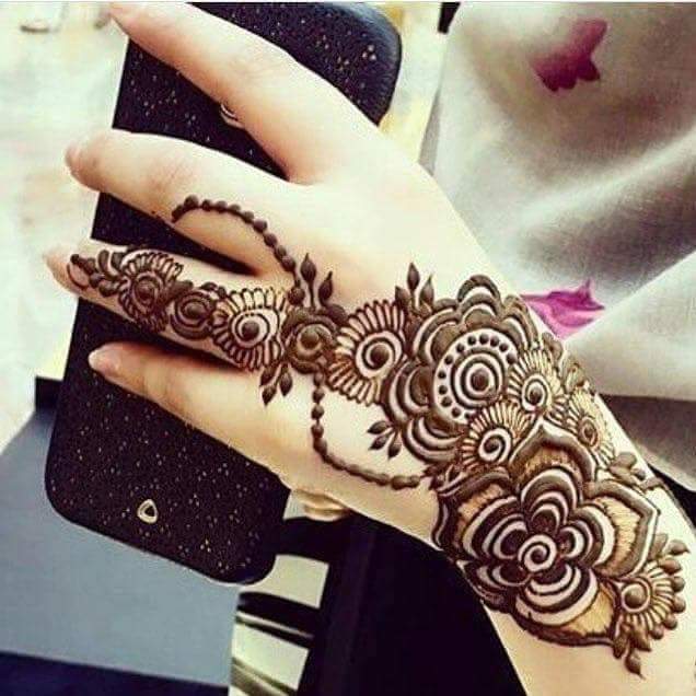 Arabic Mehndi Designs 2018 – Give your Hands a Surprising Arabic Hinna Mehndi Design