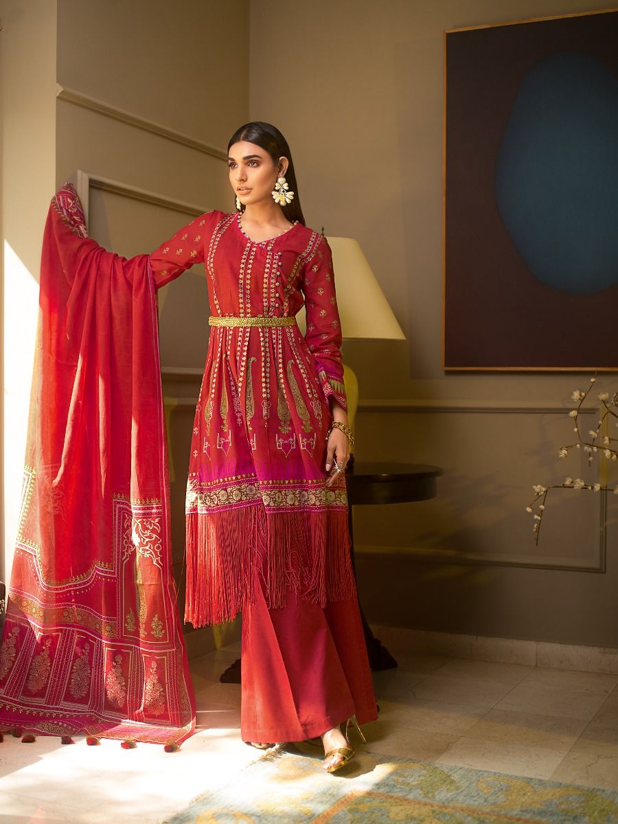 Stylish Gul Ahmed Winter Rose Collection For Valentine’s Day Ideas