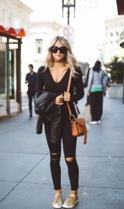 Casual Summer Outfits ideas to wear with Ripped Jeans for Women