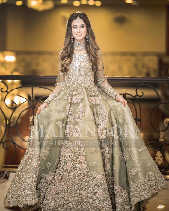 Pakistani Dulhan Dresses New Designs 2021