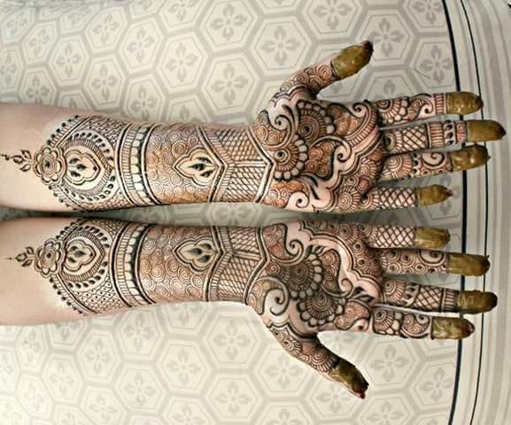 Hand Bridal Mehndi Designs