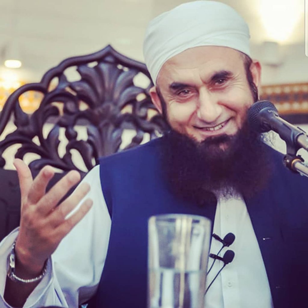 Maulana Tariq Jameel in Happy mood