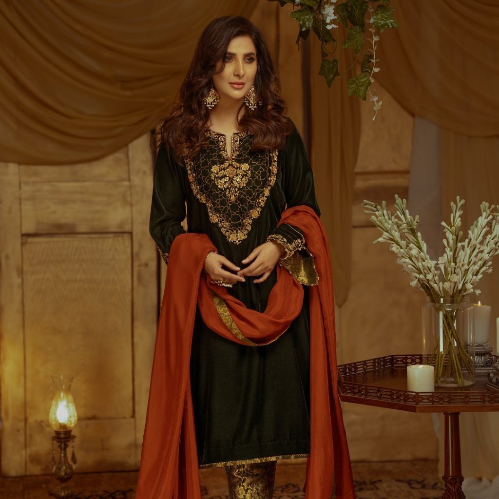Zaaviya Winter Velvet Collection 2021 – Here in this post we are going to discuss the Pakistani traditional fashion brand name ‘ZAAVIAY’. This brand was founded by Fatima Hasan, who is loves Pakistani traditions and fashion styles. Furthermore, she has over 15 years of experience in the national and international fashion industries. Zaaviya brand working in Pakistan to provide the best women's luxury clothing at an affordable price.