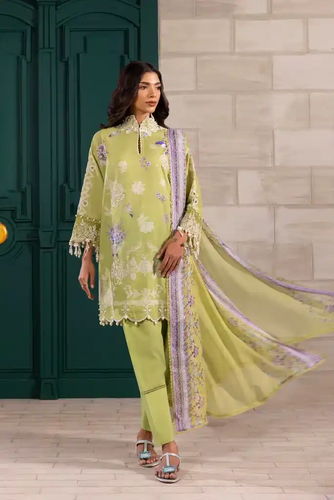 Sana Safinaz Lawn Sale