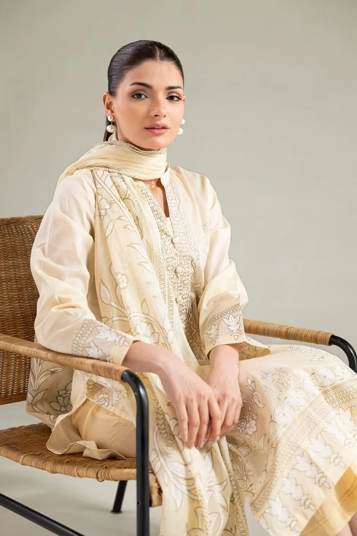 khaadi 3 piece lawn sale 2026 upto 50% off